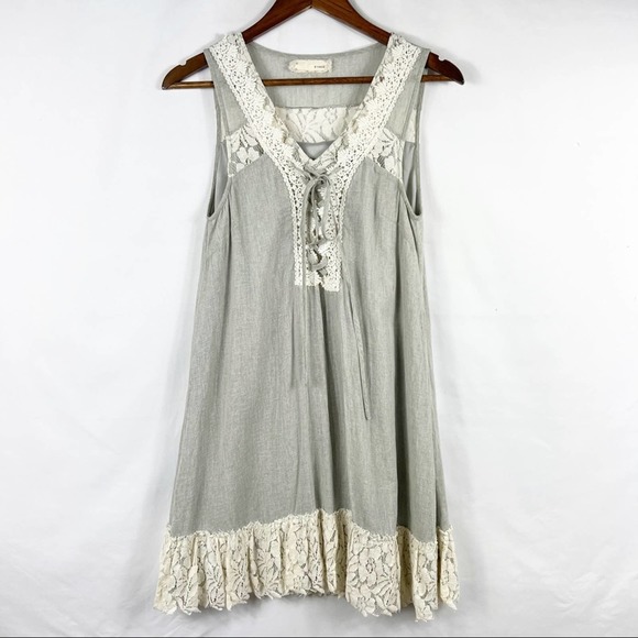 A'Reve Dresses & Skirts - A'REVE Gray Sleeveless Gray Lace Dress in Size Small